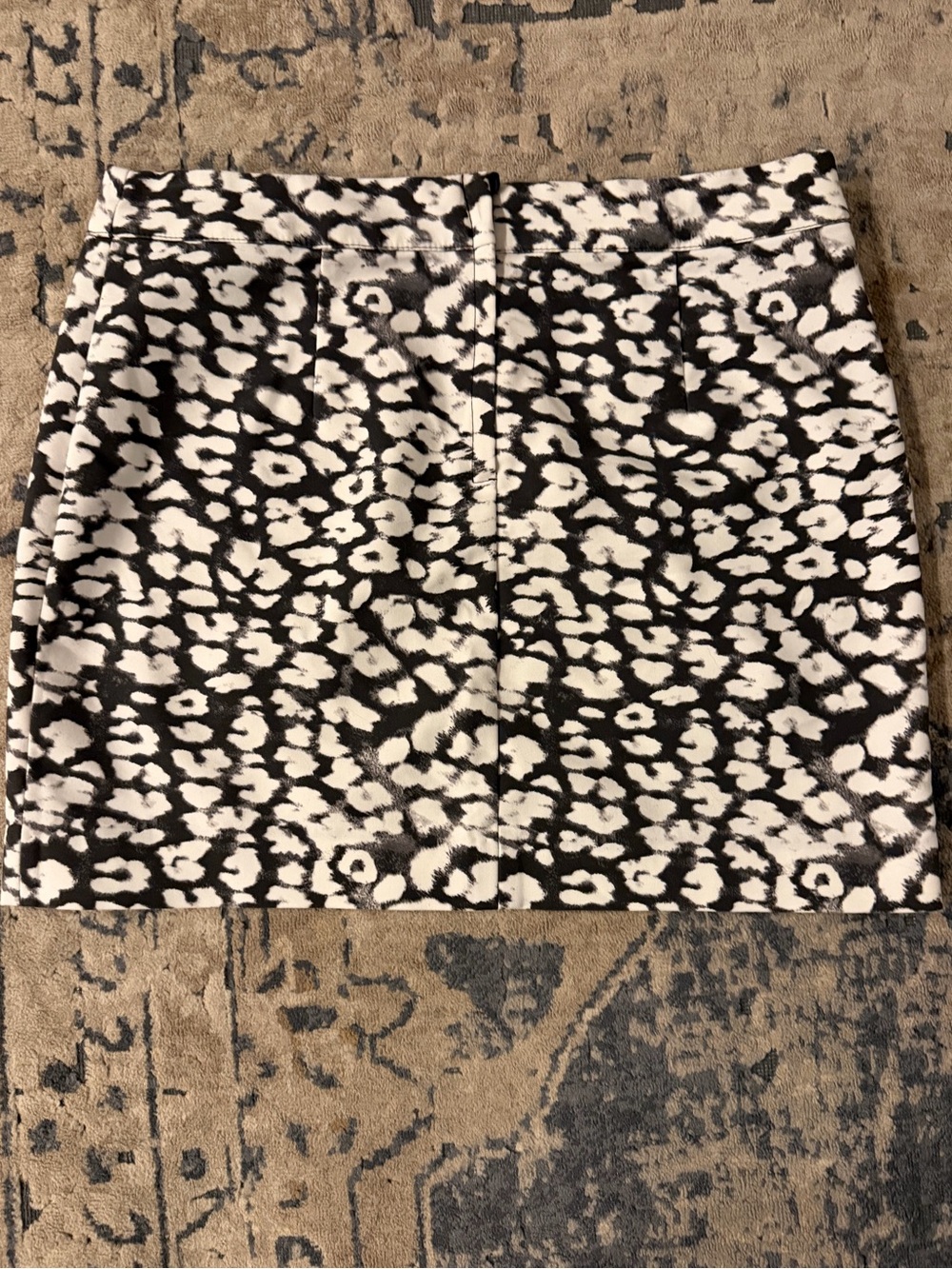 Black and White Leopard Print Skirt - Picture 3 of 4